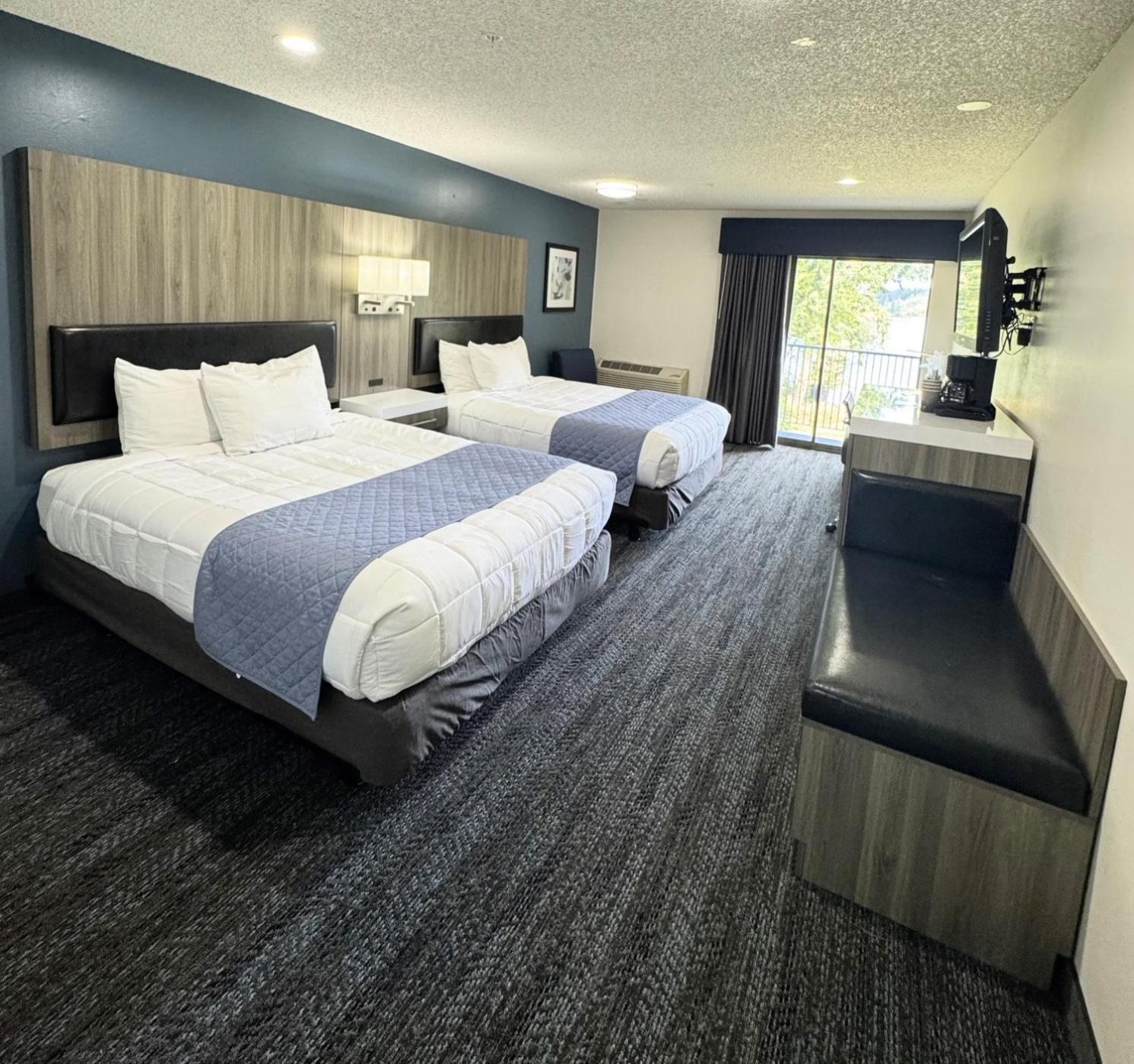 Oyster Bay Inn & Suites Bremerton Exterior photo